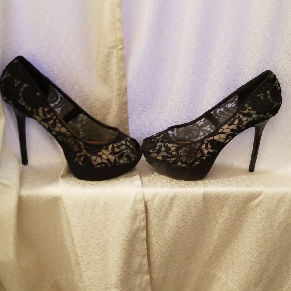 Women's Lacy heels